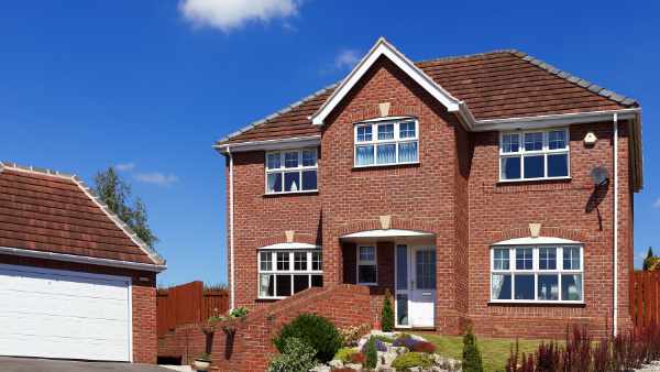 Elegant english house with garage